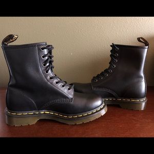 Women’s Dr. Martens 1460 Smooth Black Size 7